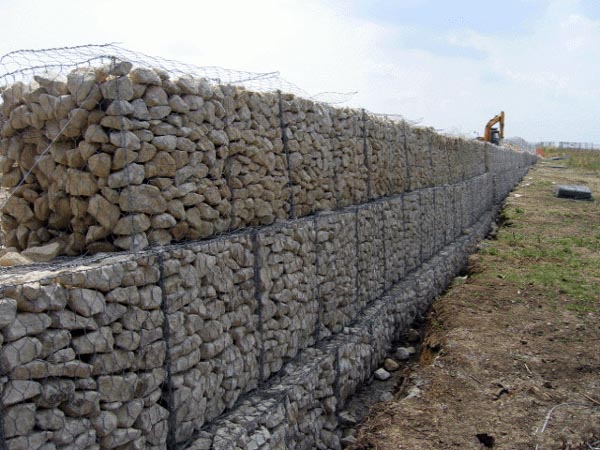 生态型加筋土挡墙是集现代加筋土技术与植被护坡技术于一体的新型支挡结构